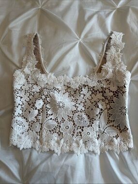 NWOT Generation Love White Floral Crochet Lace Crop Top